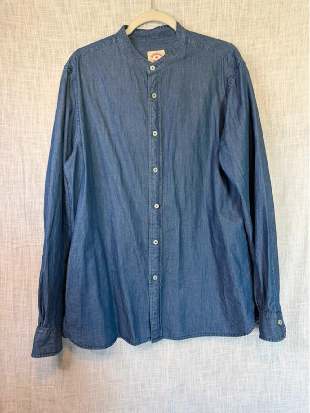 Brooks Brothers Chambray Button Down size Large